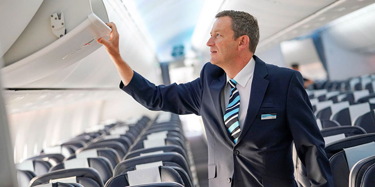 TUI Airways CEO joins cabin crew