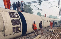 Seven people killed, dozens injured in India train derailment