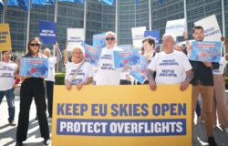 Ryanair delivers overflight petition to EU